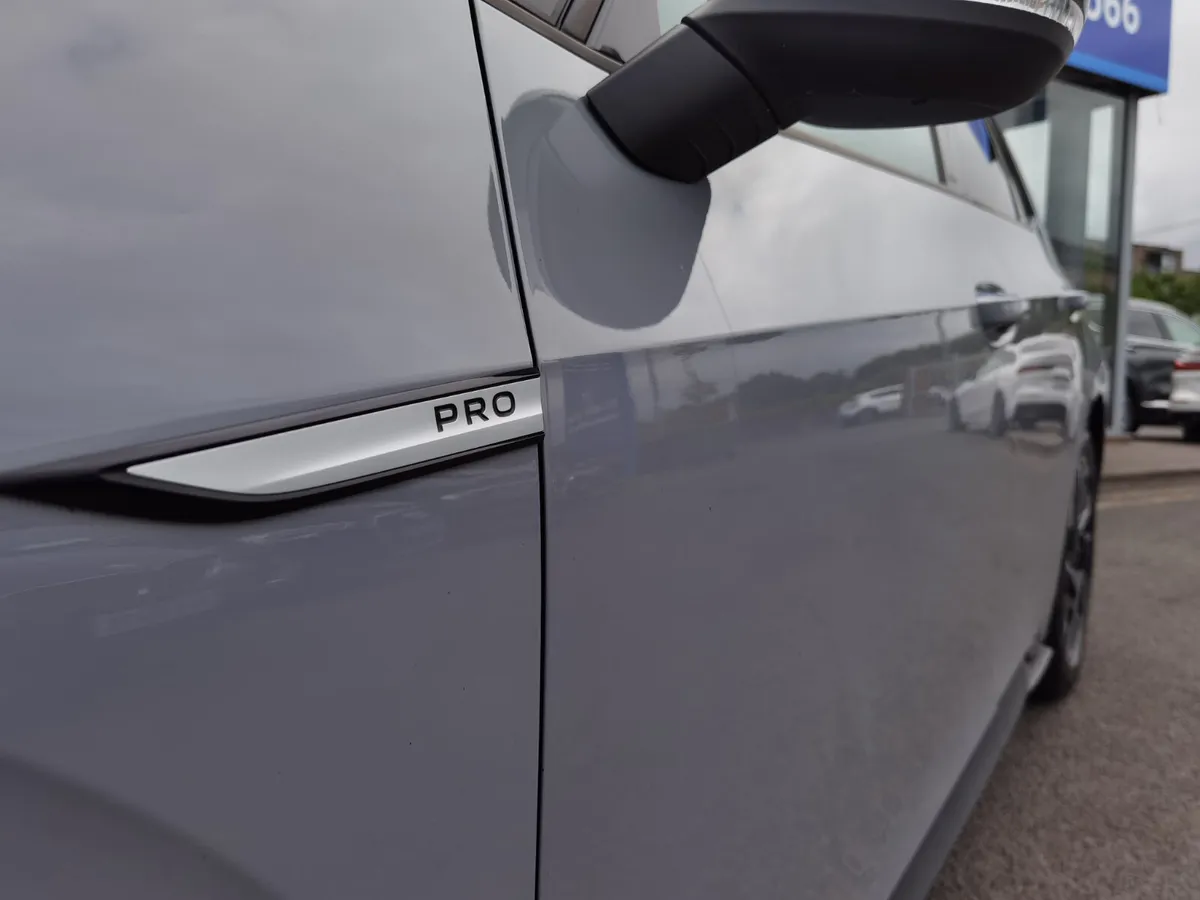 VOLKSWAGEN ID.3 58KWH FAMILY PRO **SUNROOF** - Image 2