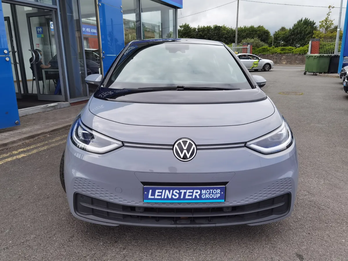 VOLKSWAGEN ID.3 58KWH FAMILY PRO **SUNROOF** - Image 3