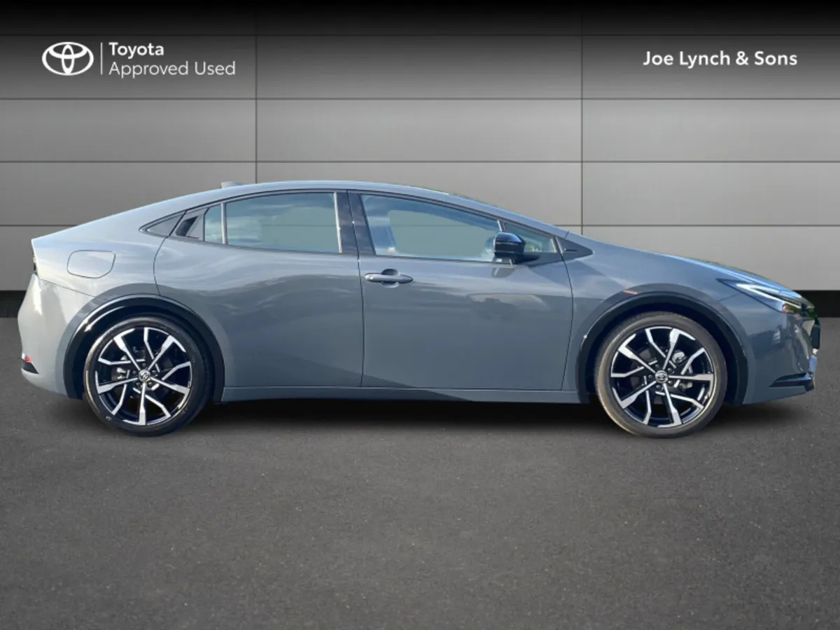 Toyota Prius PRIUS PLUG-IN HYBRID - Image 3