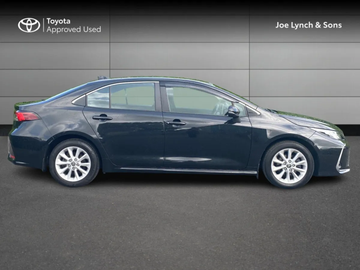 Toyota Corolla Corolla Hybrid Luna Saloon - Image 3