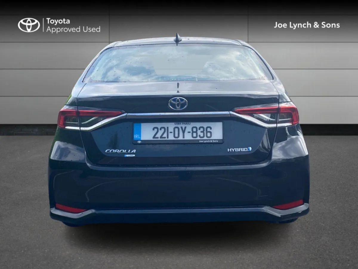 Toyota Corolla Corolla Hybrid Luna Saloon - Image 4