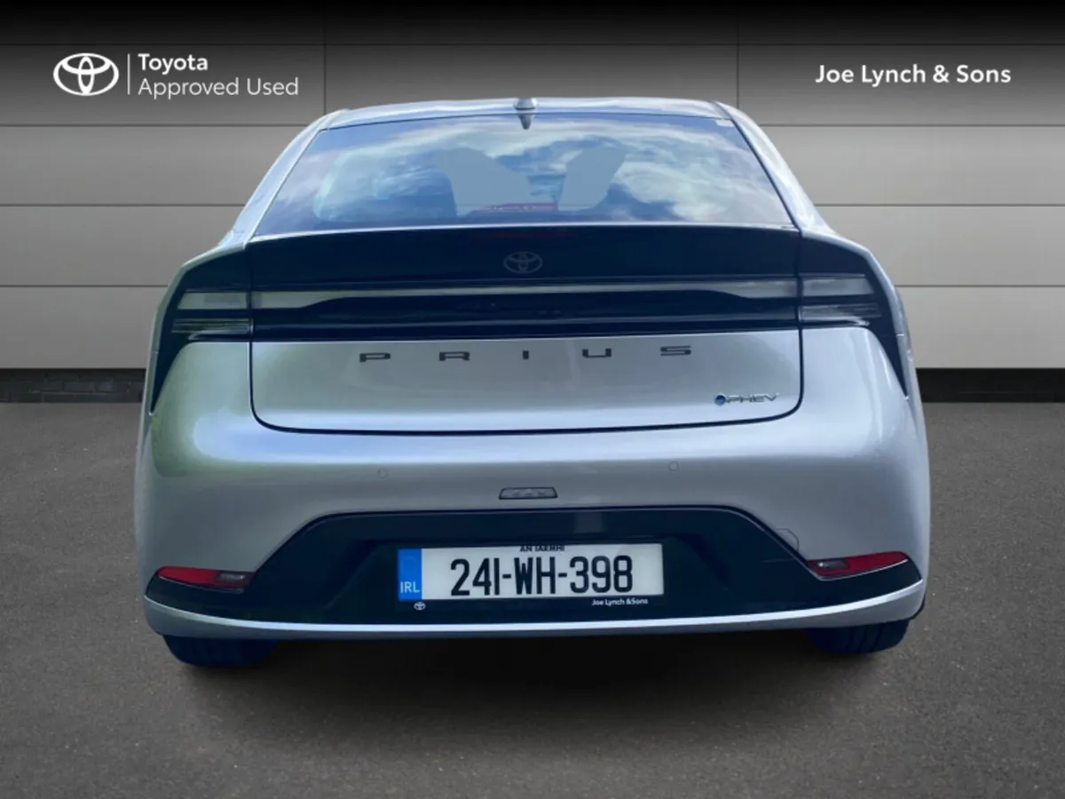 Toyota Prius PRIUS PLUG-IN HYBRID - Image 4