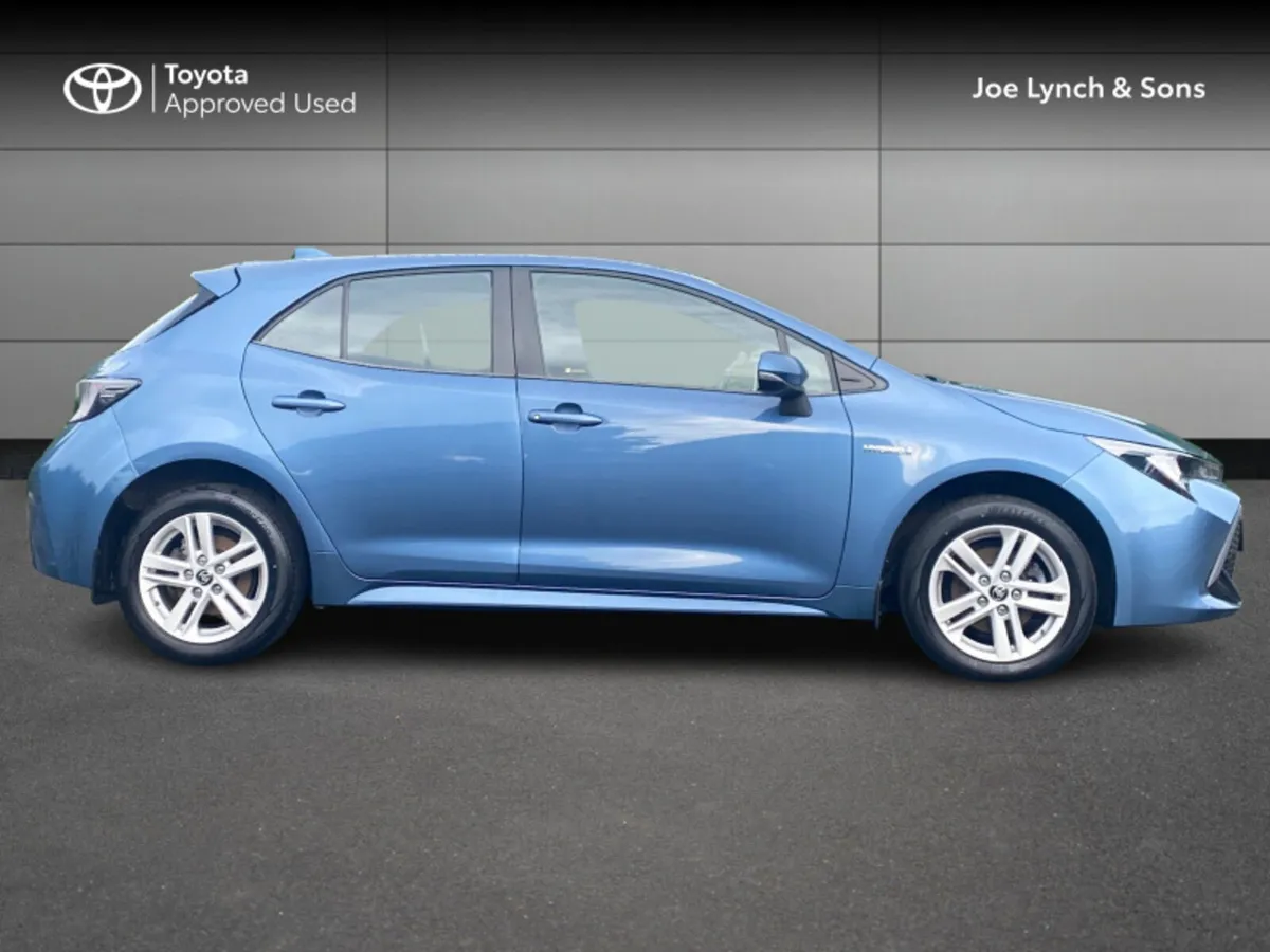 Toyota Corolla HYBRID LUNA H/B 4DR AUTO - Image 3