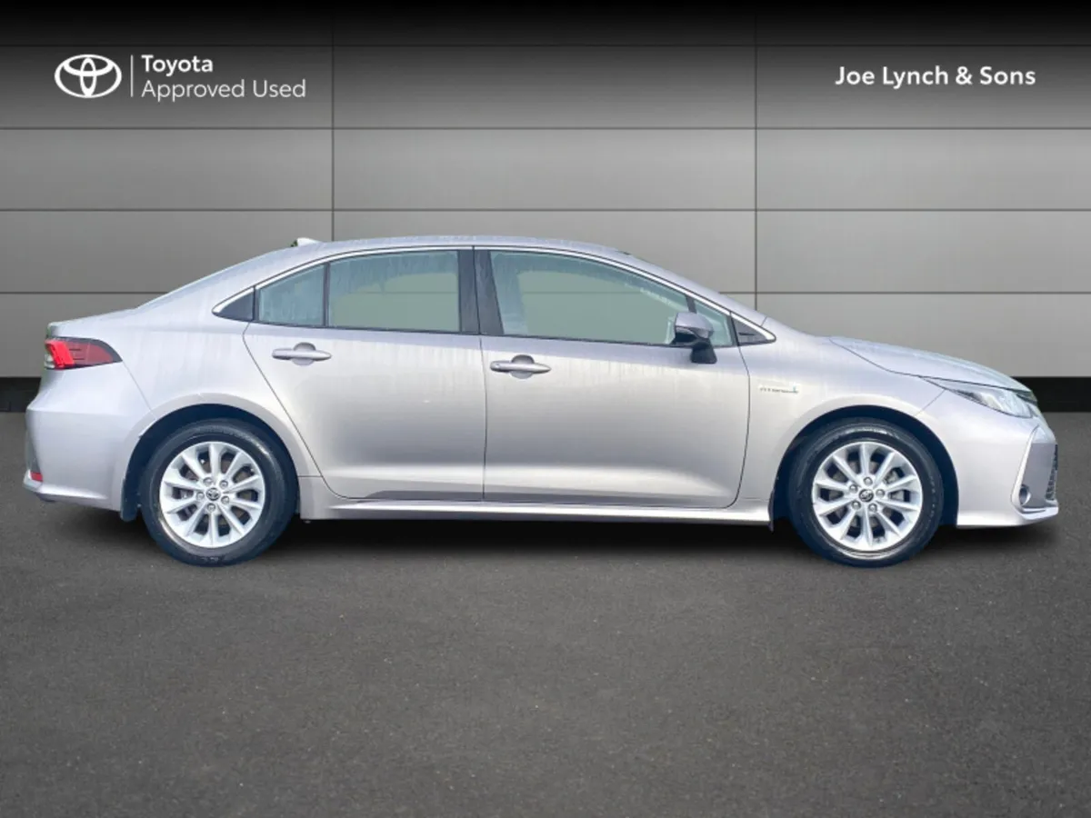 Toyota Corolla Hybrid Luna Saloon - Image 3