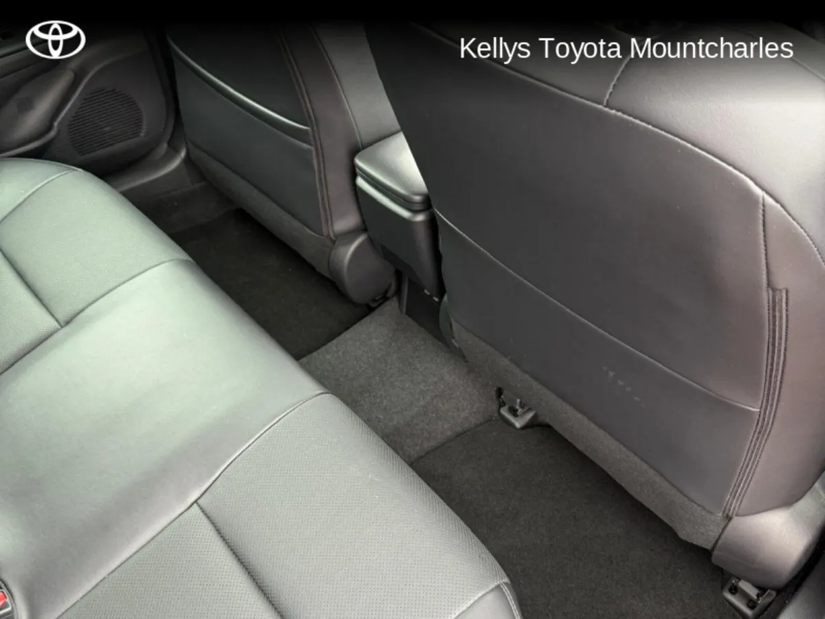 Toyota Prius 2.0 - Image 4