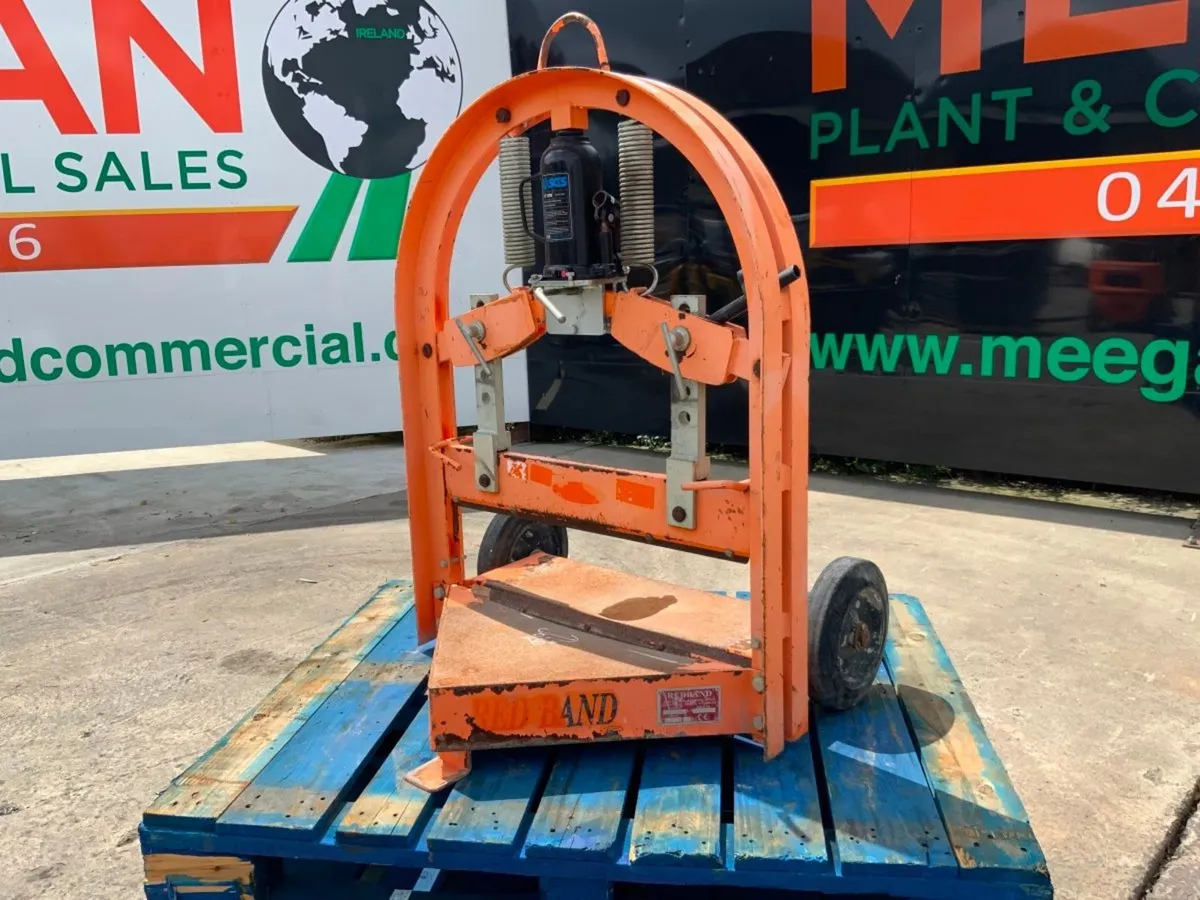 RED BANK HYDRAULIC BLOCK CUTTER.... - Image 3