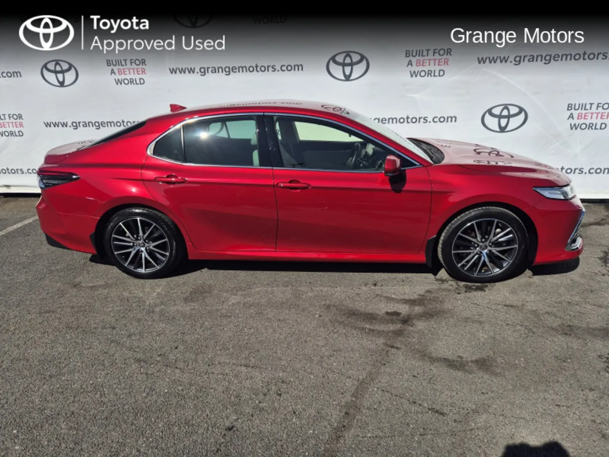 Toyota Camry PLATINUM EDITION 2.5 SAL - Image 4