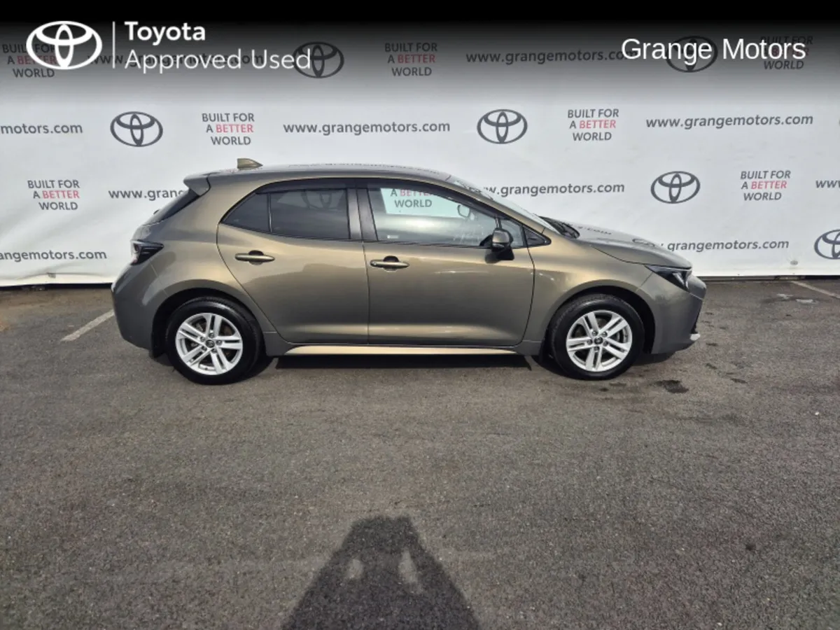 Toyota Corolla 1.8 HYBRID LUNA H/B - Image 4