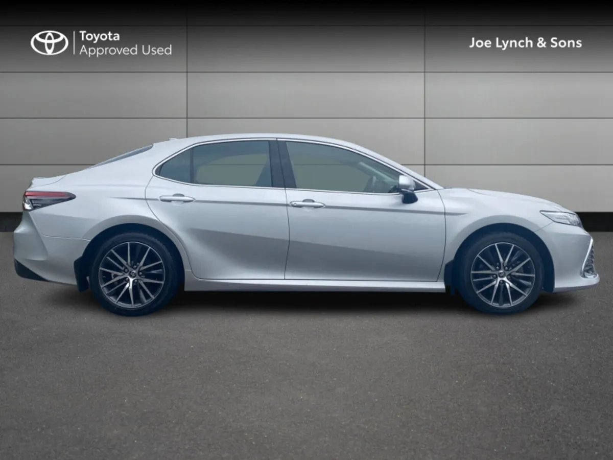 Toyota Camry CAMRY PLATINUM EDITION - Image 3
