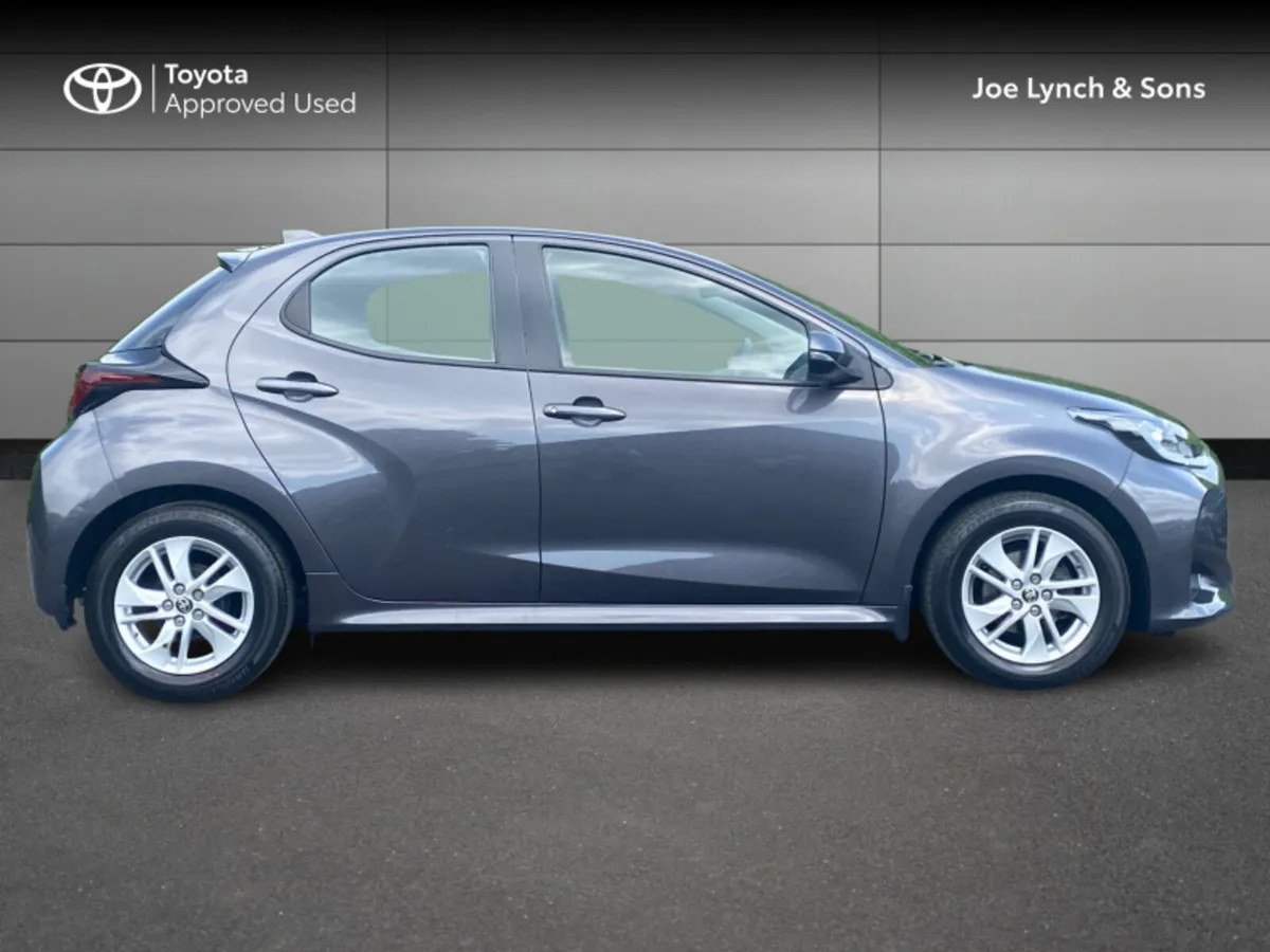Toyota Yaris YARIS 1.0 LUNA - Image 3