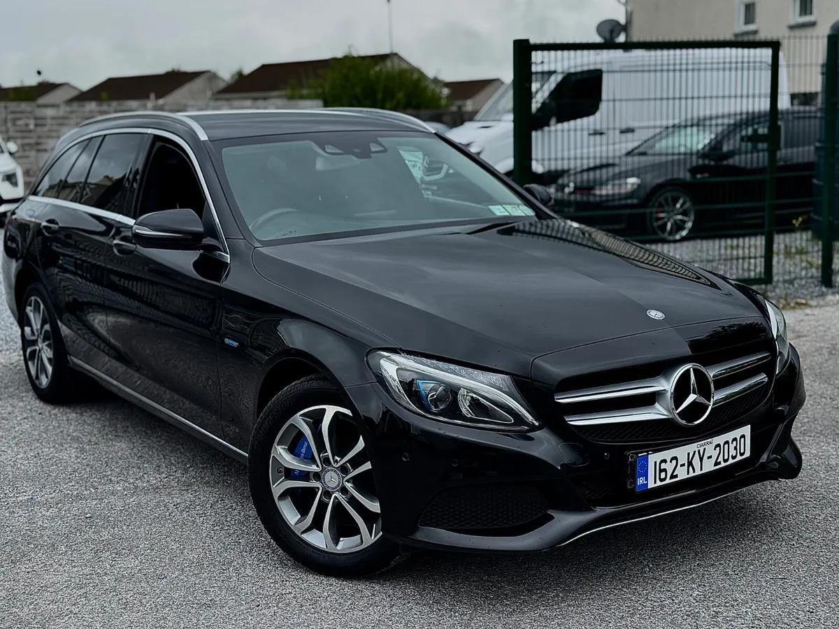 Mercedes-Benz C-Class 2016 AUTO LOW KM’S - Image 3