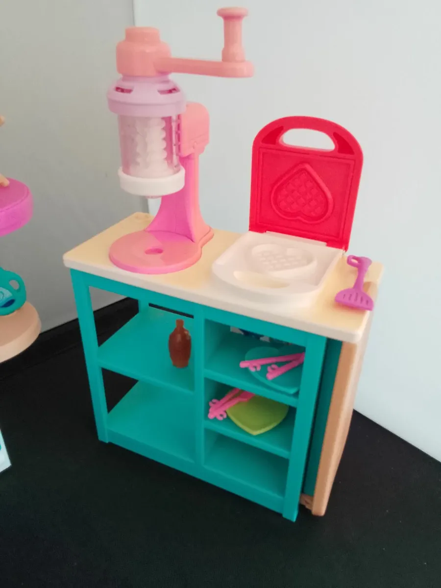 Barbie Waffle Shop - Image 2