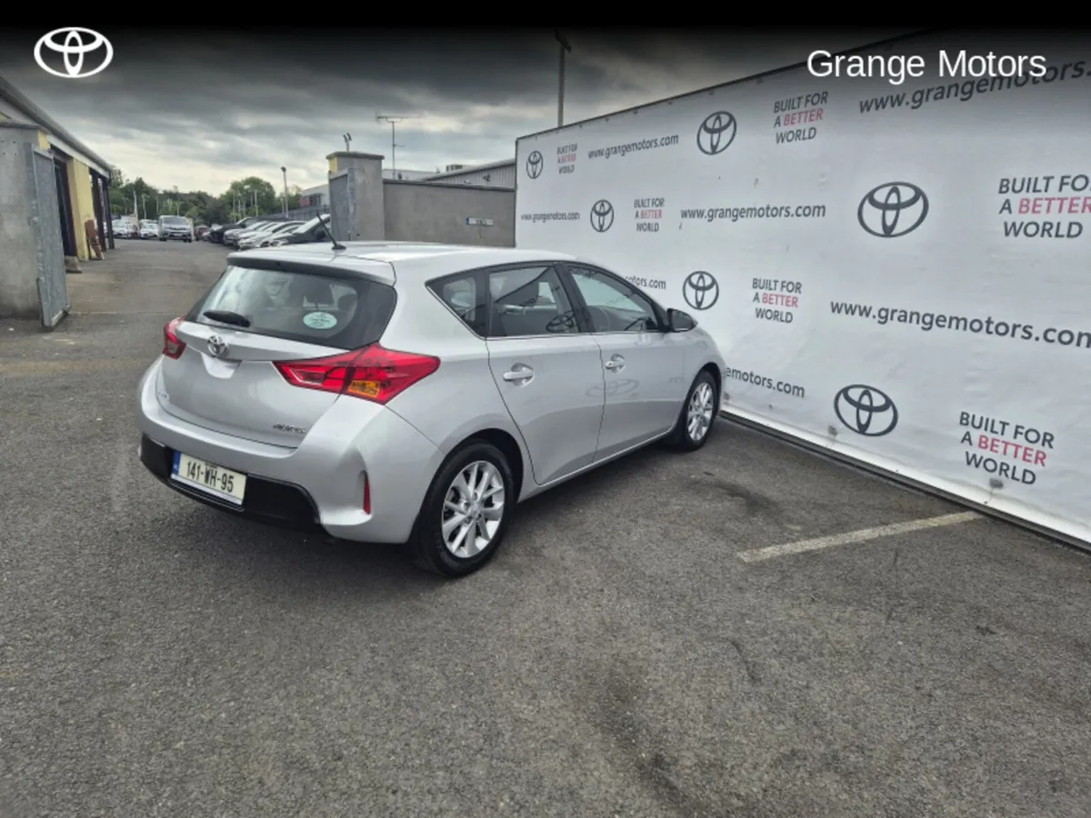 Toyota Auris 1.4 D-4D LUNA 5DR - Image 3