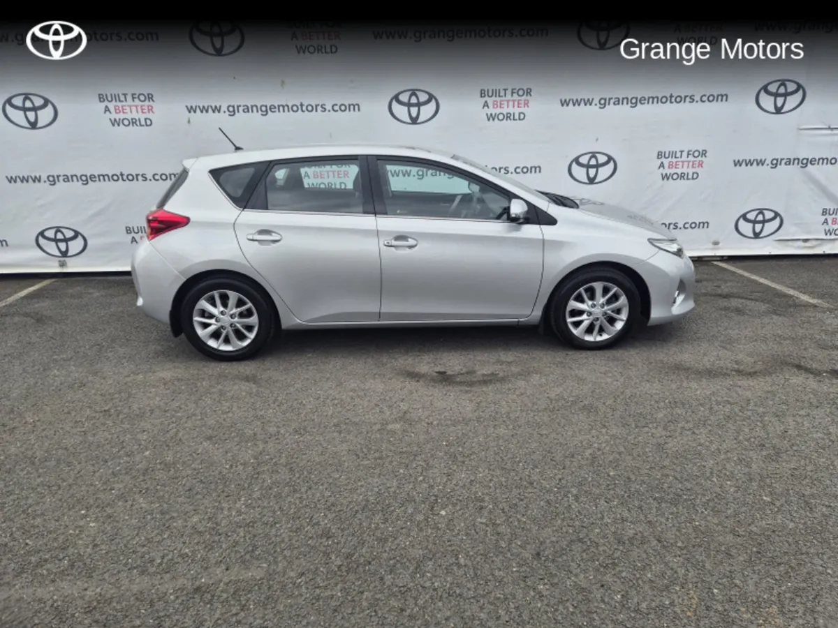 Toyota Auris 1.4 D-4D LUNA 5DR - Image 4