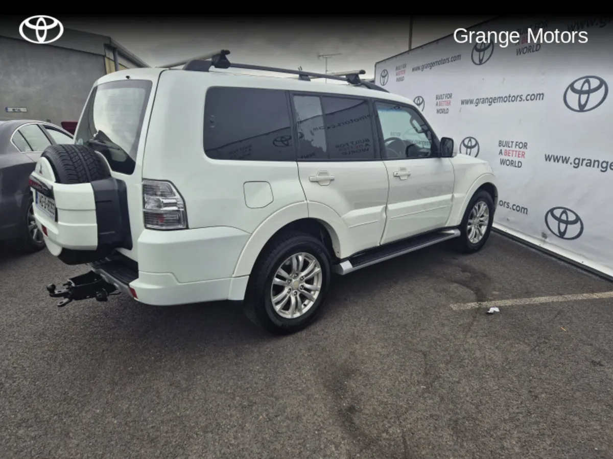Mitsubishi Pajero 3.2 DID LWB COMMERCIAL 5DR - Image 3