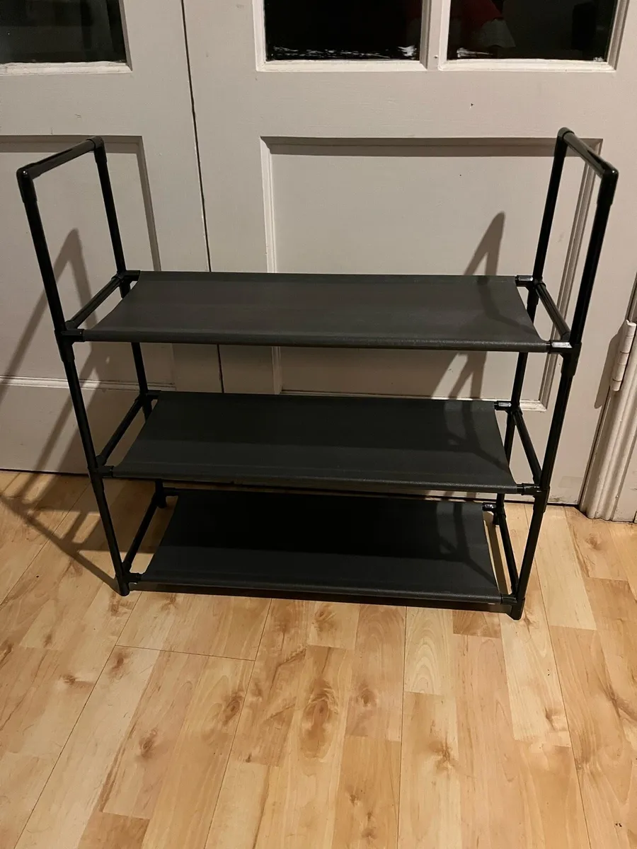 Shoe rack - Image 1