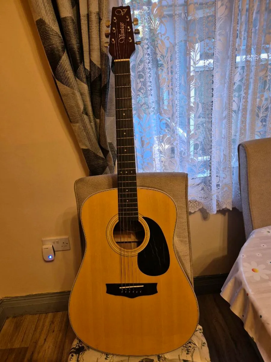 Guitar vantage - Image 1