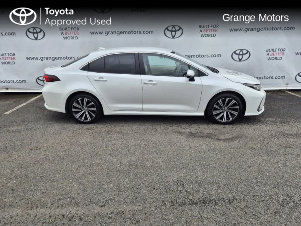 Toyota Corolla HYBRID LUNA SPORT**MOTORWAY DRIVING - Image 4