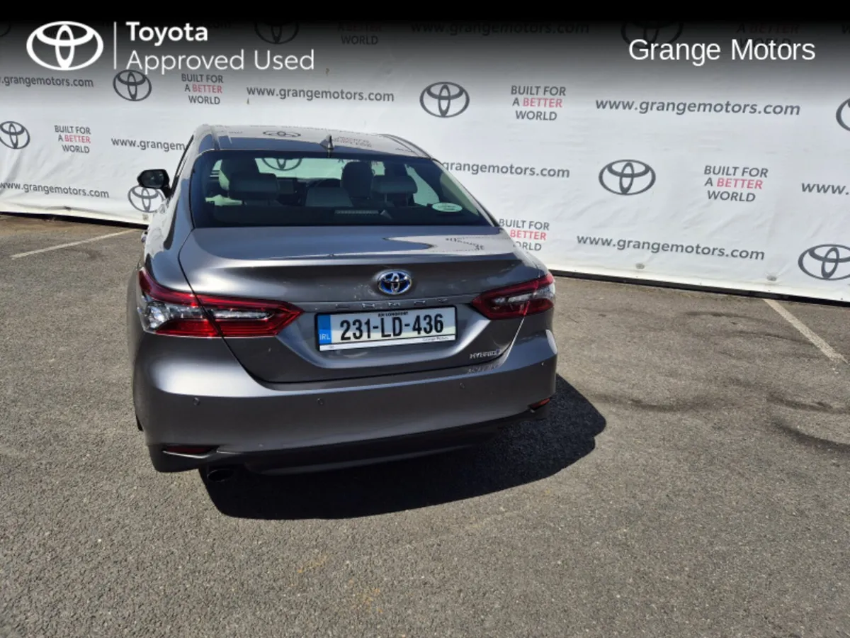 Toyota Camry 2.5 PLATINUM EDITION SAL - Image 4