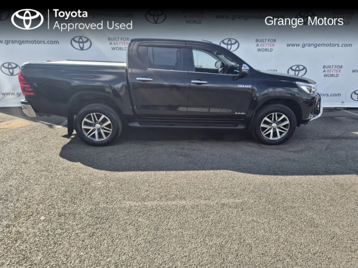 Toyota Hilux 2.4 D-4D INVINCIBLE CREWCAB**V.A.T IN - Image 4