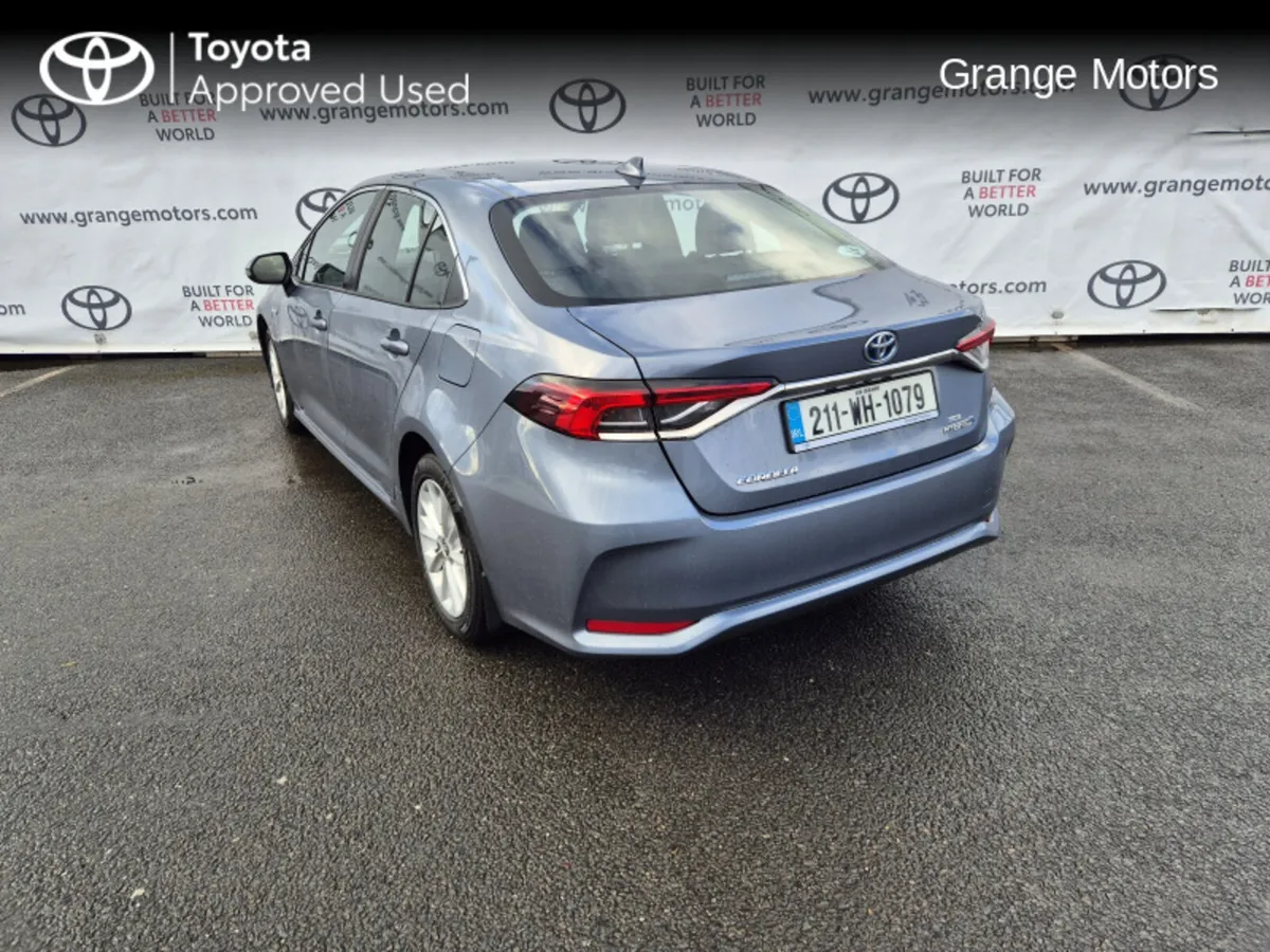 Toyota Corolla HYBRID LUNA SALOON**FULL SERVICE HI - Image 3