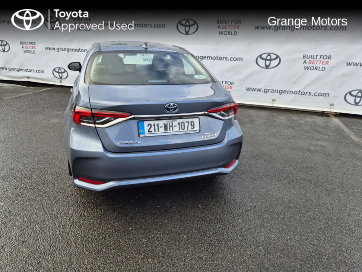 Toyota Corolla HYBRID LUNA SALOON**FULL SERVICE HI - Image 4
