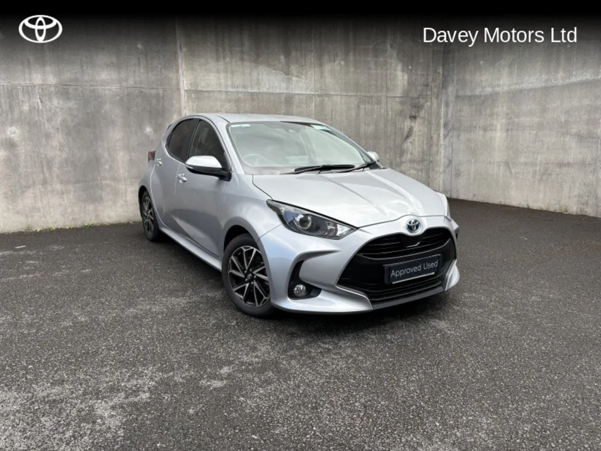 Toyota Yaris L/SPORT MOBILE HYB MONO 4DR AUTO - Image 1