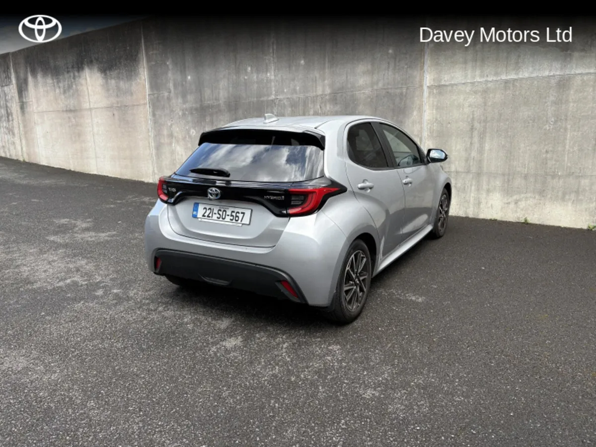 Toyota Yaris L/SPORT MOBILE HYB MONO 4DR AUTO - Image 2
