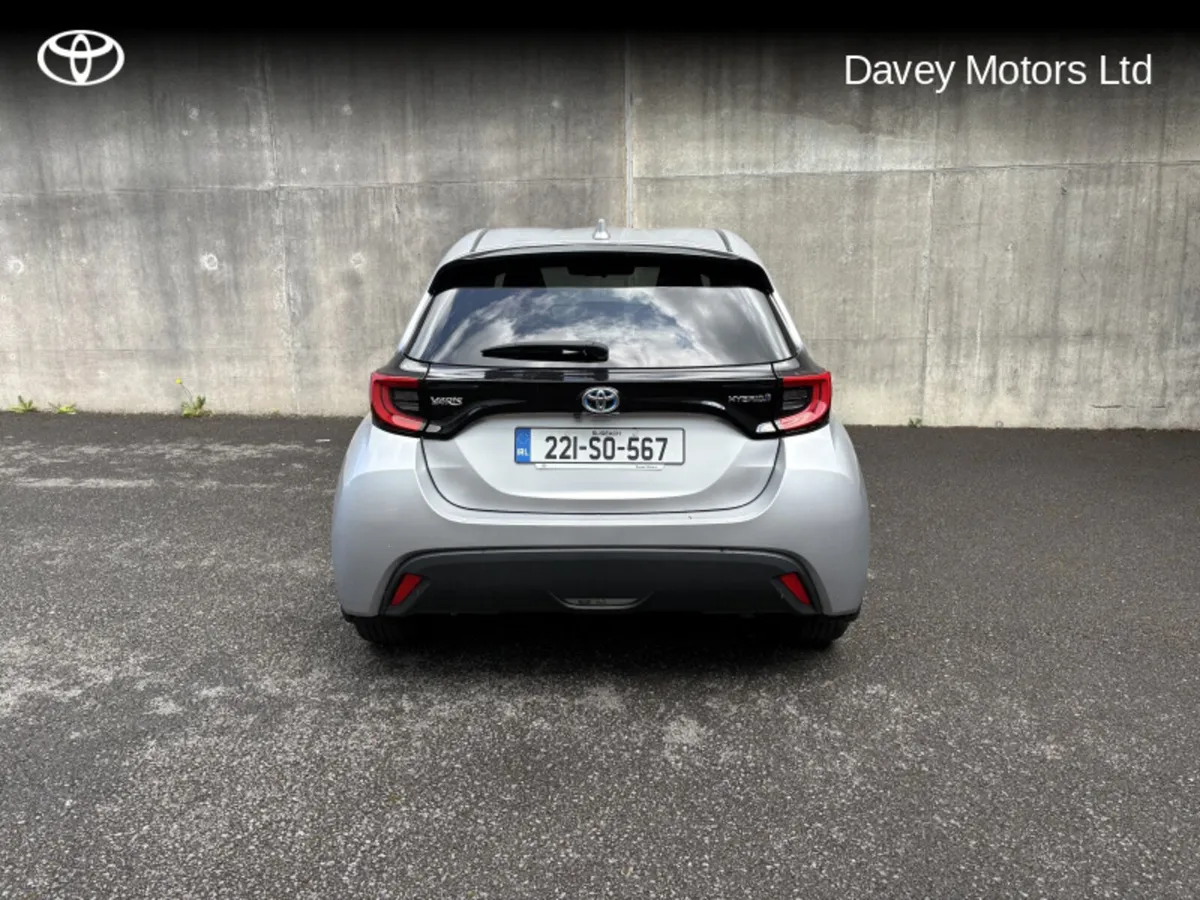 Toyota Yaris L/SPORT MOBILE HYB MONO 4DR AUTO - Image 3
