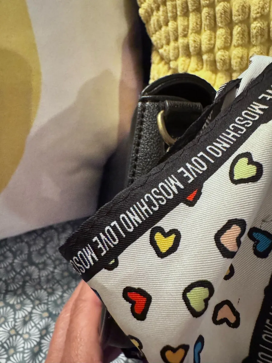 Love moschino bag - Image 2
