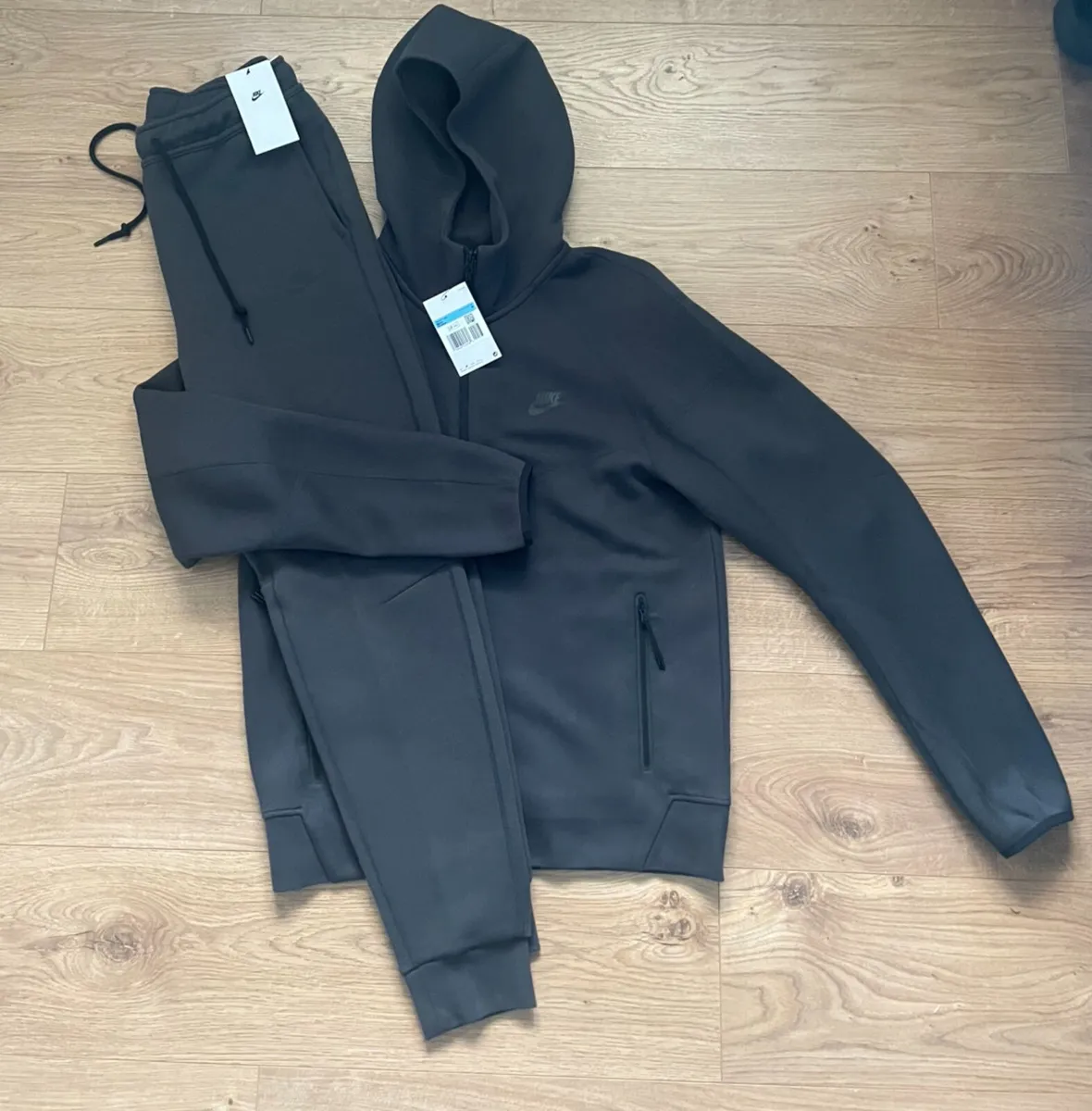 Nike tracksuit - Image 1