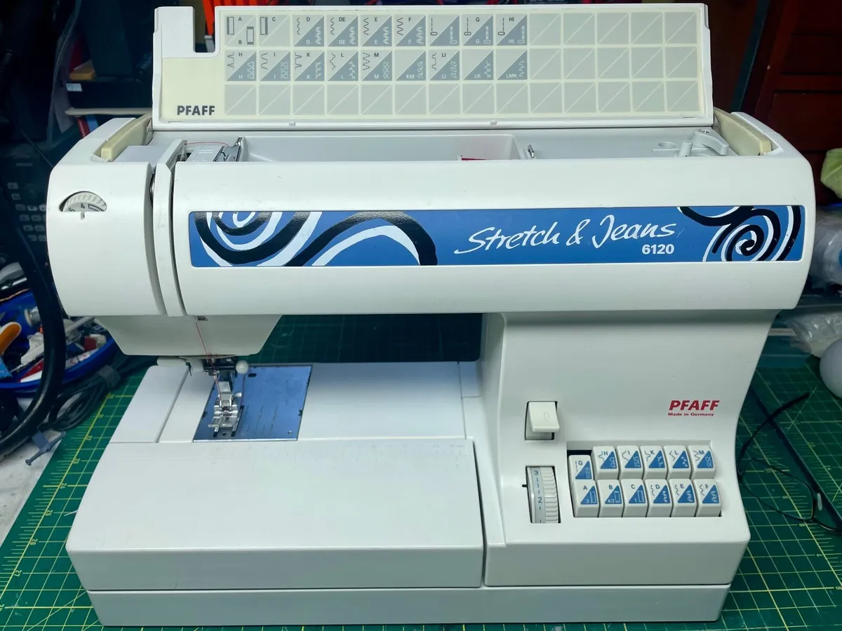 PFAFF 6120 Sewing Machine - Refurbished/Excellent - Image 1