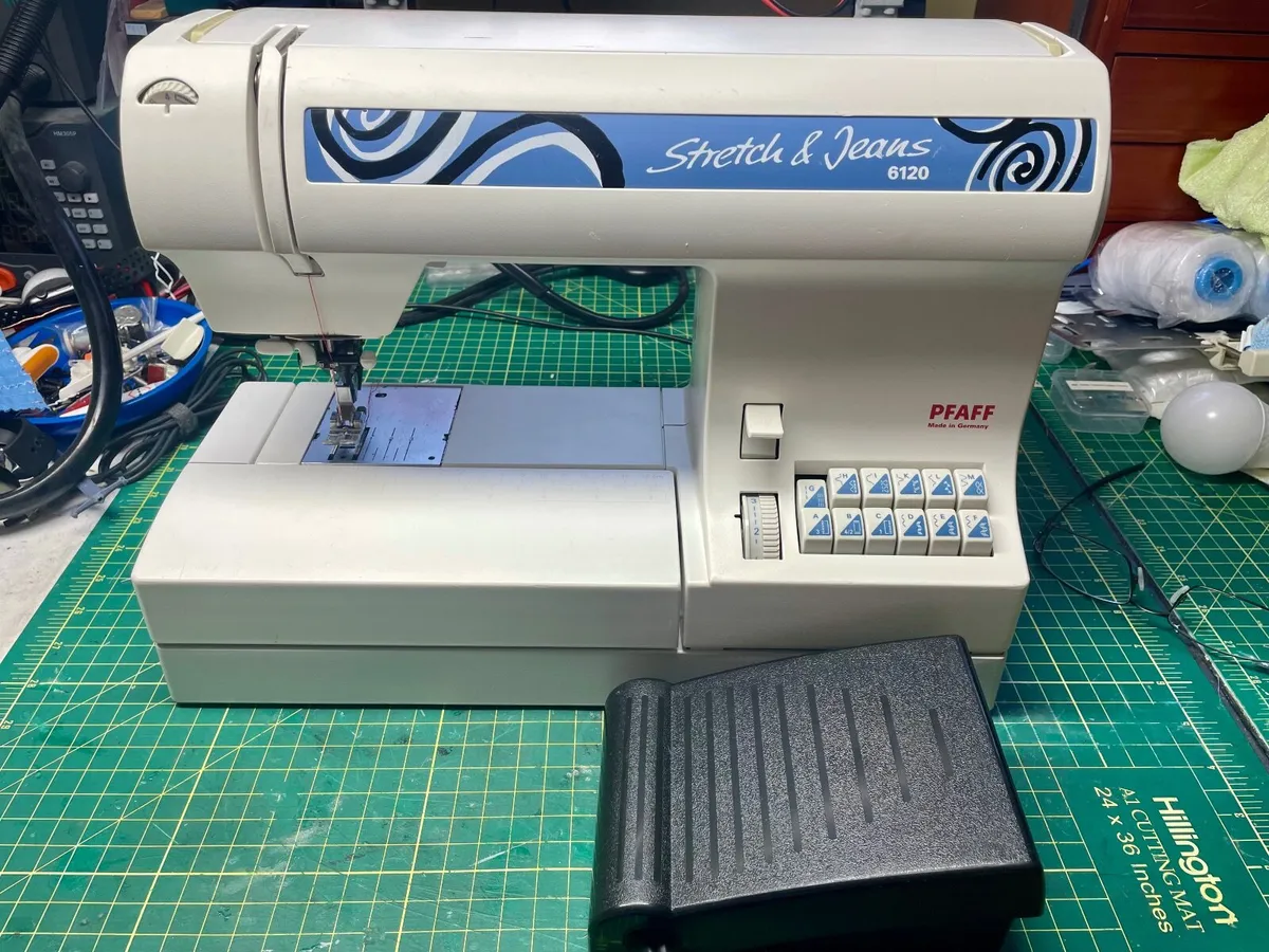 PFAFF 6120 Sewing Machine - Refurbished/Excellent - Image 2