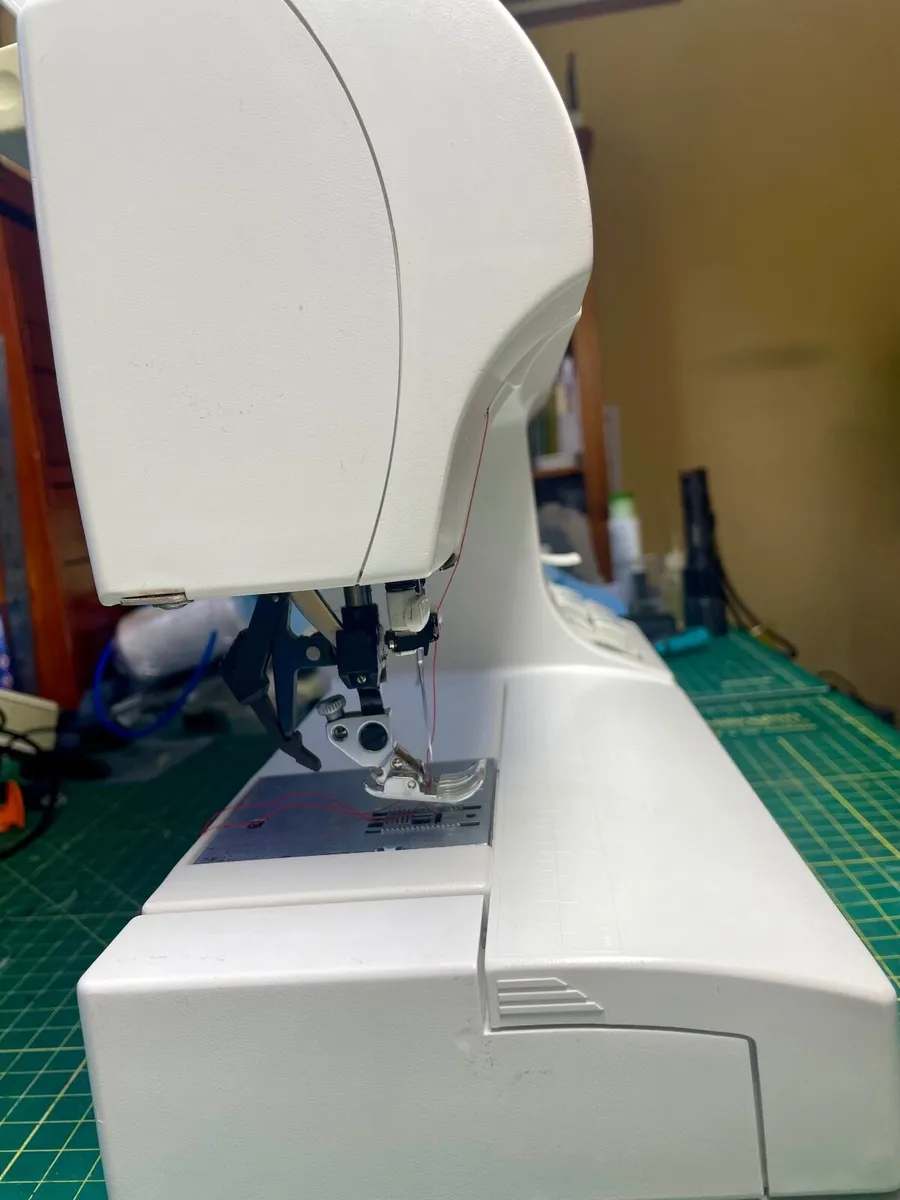 PFAFF 6120 Sewing Machine - Refurbished/Excellent - Image 4