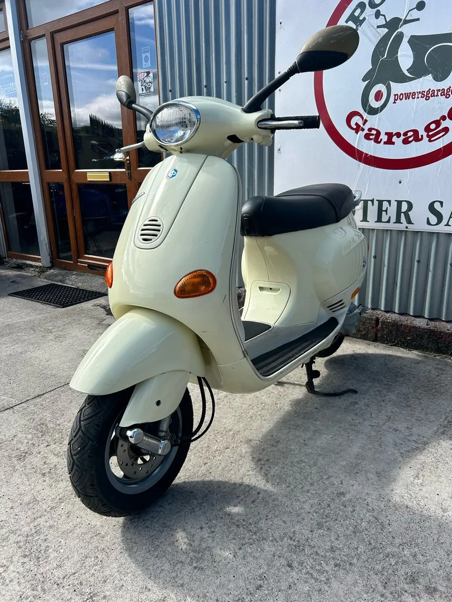 2005 Vespa ET2 50cc - Image 3