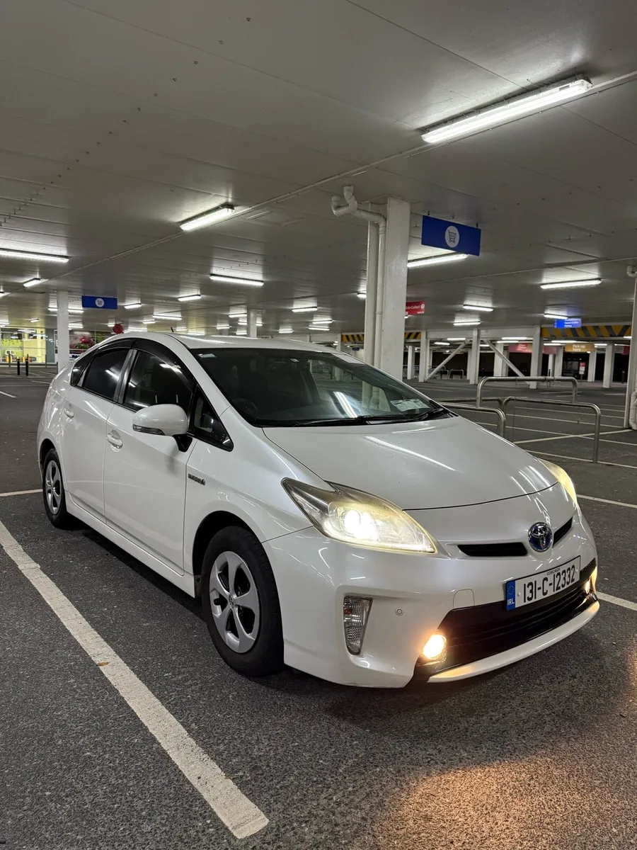 Toyota Prius - Auto / Full NCT / Rear Camera - Image 4