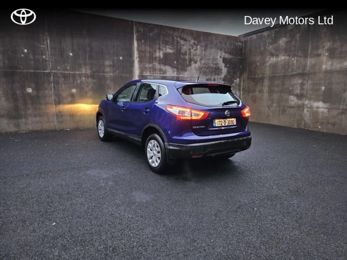Nissan Qashqai 1.2 PET XE SAFETY PK E E6 4DR - Image 2