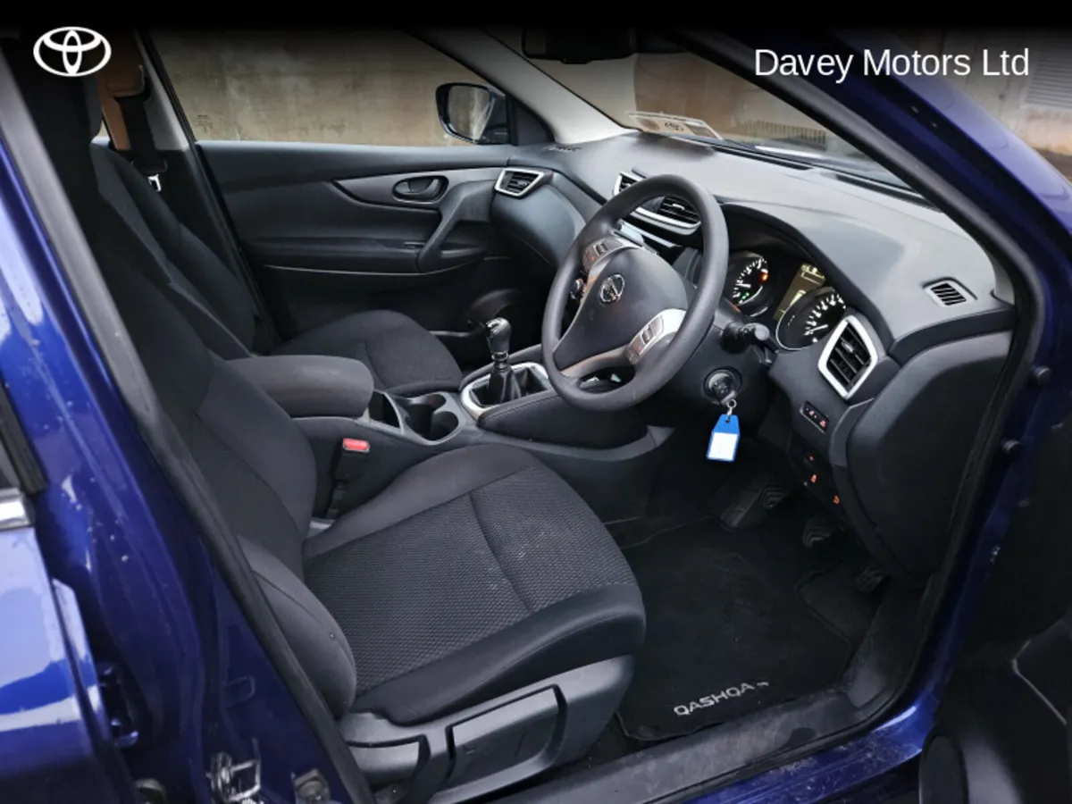 Nissan Qashqai 1.2 PET XE SAFETY PK E E6 4DR - Image 4