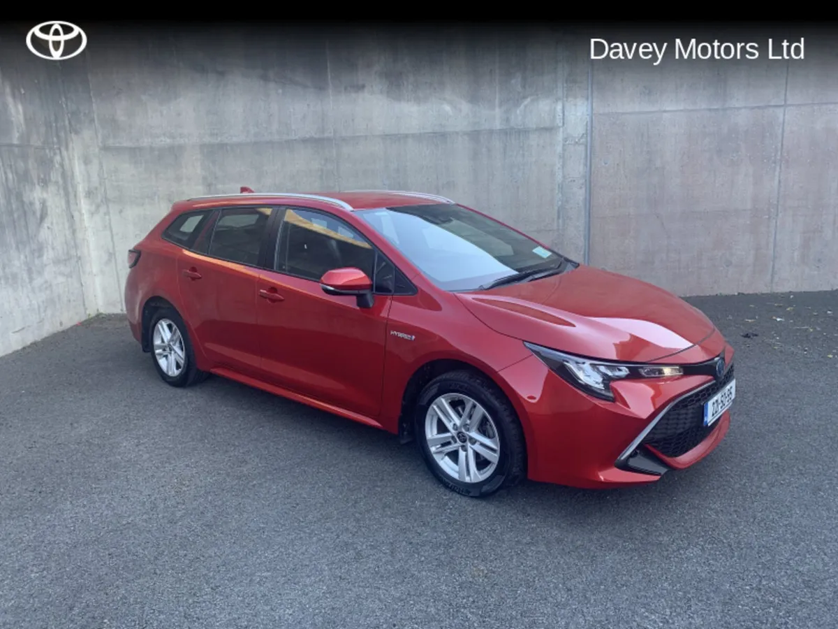Toyota Corolla HYB 1.8 LUNA T TS 4DR AUTO - Image 1