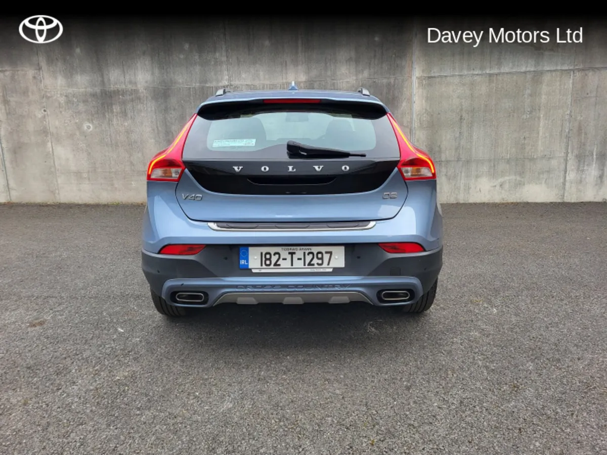Volvo V40 2.0 D2 CROSSCOUNTY NAV+ 5DR A 40 SERIES - Image 4