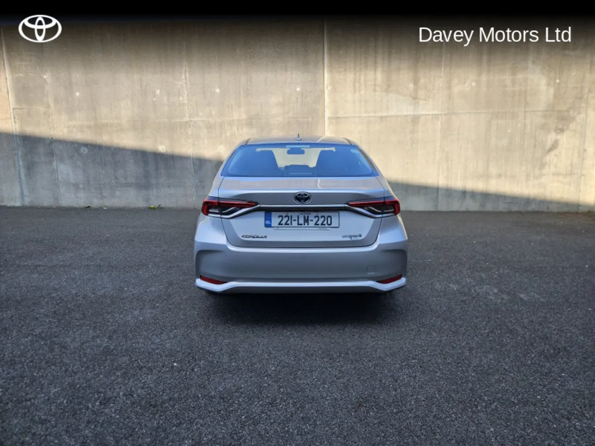 Toyota Corolla HYB LUNA SALOON 4DR AUTO - Image 4
