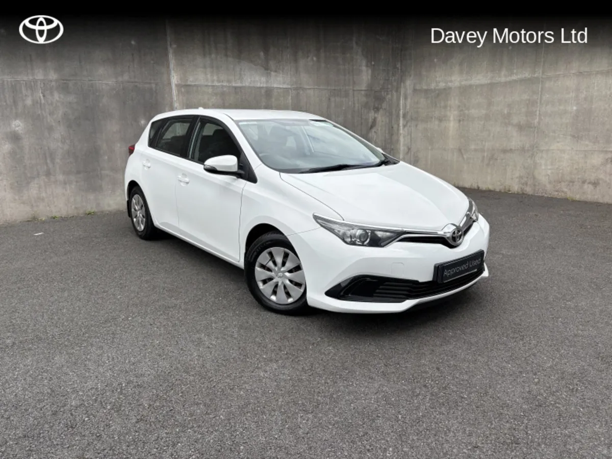 Toyota Auris 1.4 D-4D TERRA 4DR - Image 1