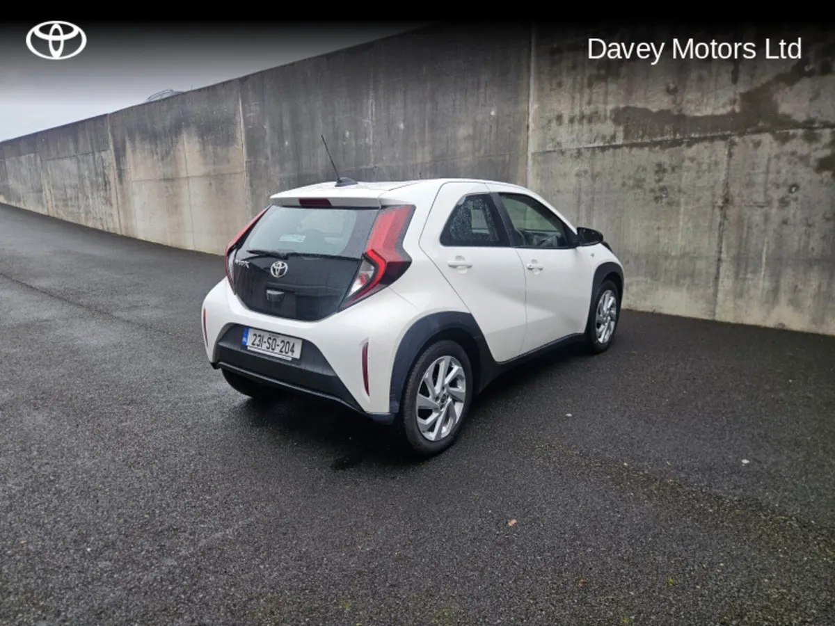 Toyota Aygo X AYGO X 1.0 PULSE - Image 2