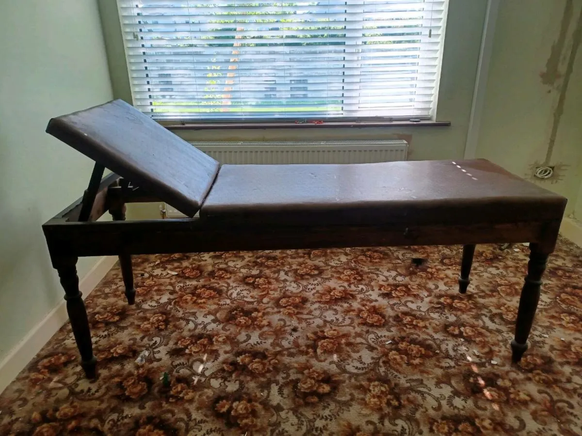 Doctor's antique table - Image 1