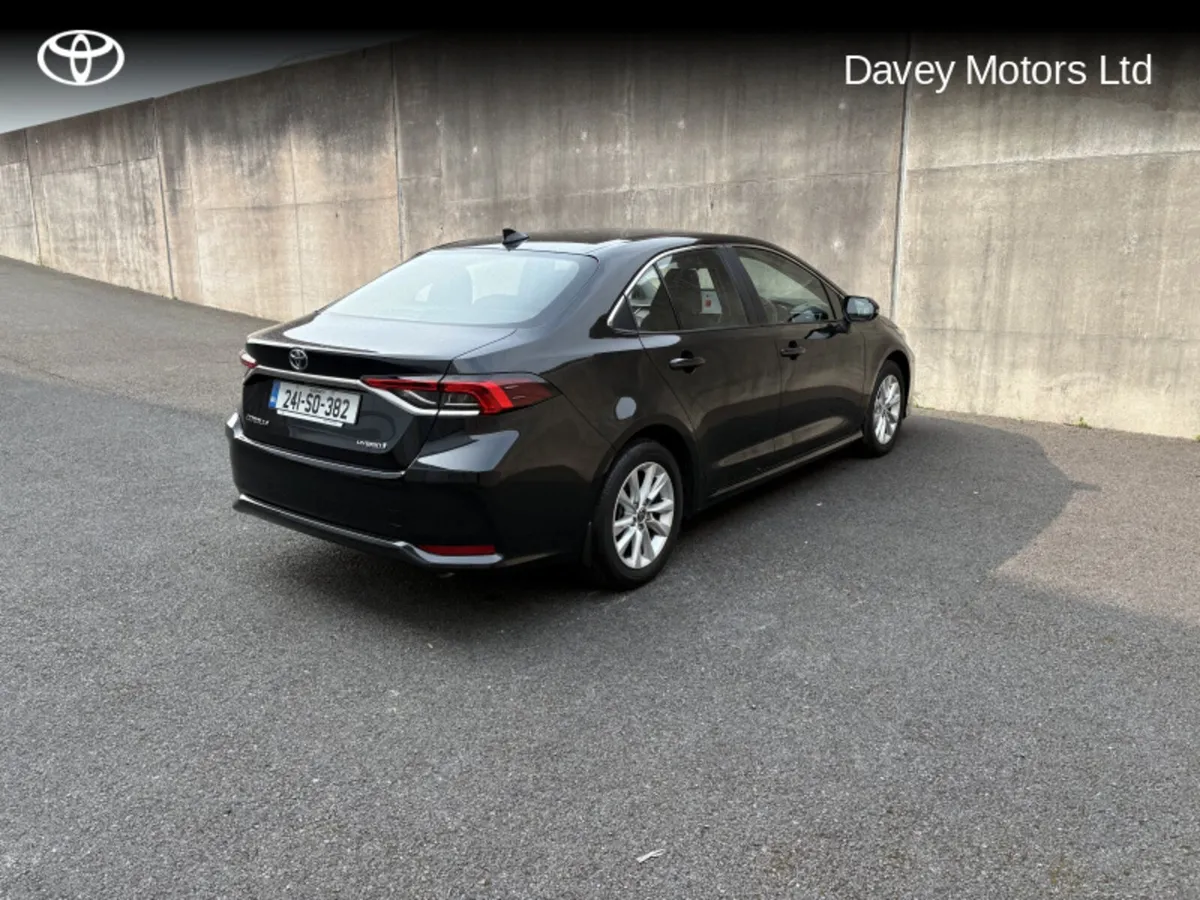 Toyota Corolla LUNA SALOON 4DR AUTO - Image 2