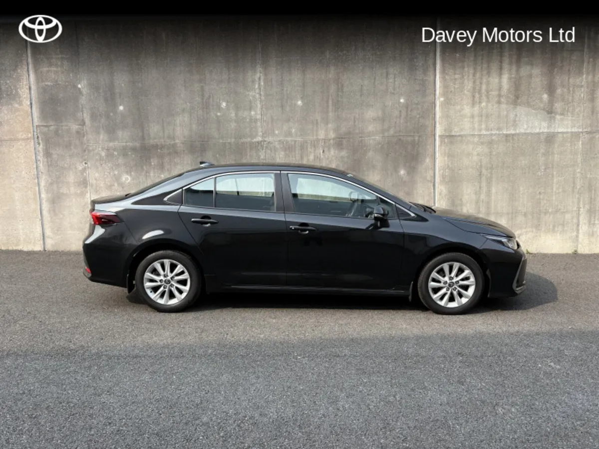 Toyota Corolla LUNA SALOON 4DR AUTO - Image 3