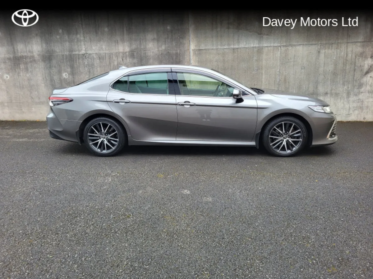 Toyota Camry PLATINUM EDITION 4 4DR AUTO - Image 3