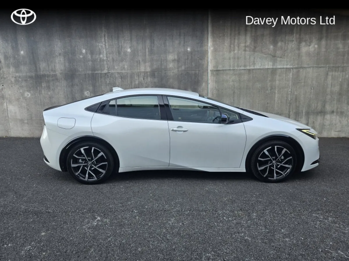Toyota Prius 2.0 - Image 3