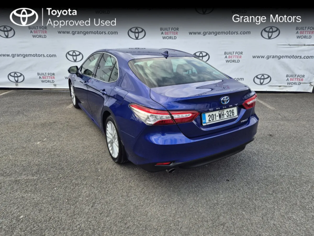 Toyota Camry 2.5 HYBRID PLATINUM SAL - Image 3