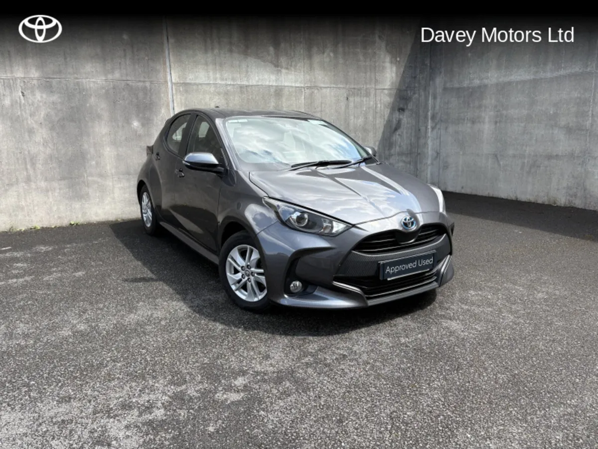 Toyota Yaris 1.5 HYBRID LUNA 4DR AUTO - Image 1